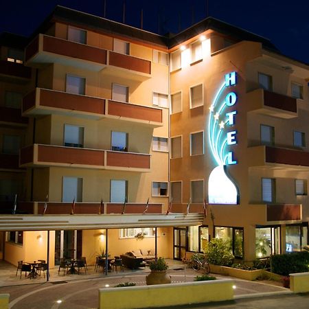 Hotel Il Delfino San Vincenzo Exterior foto