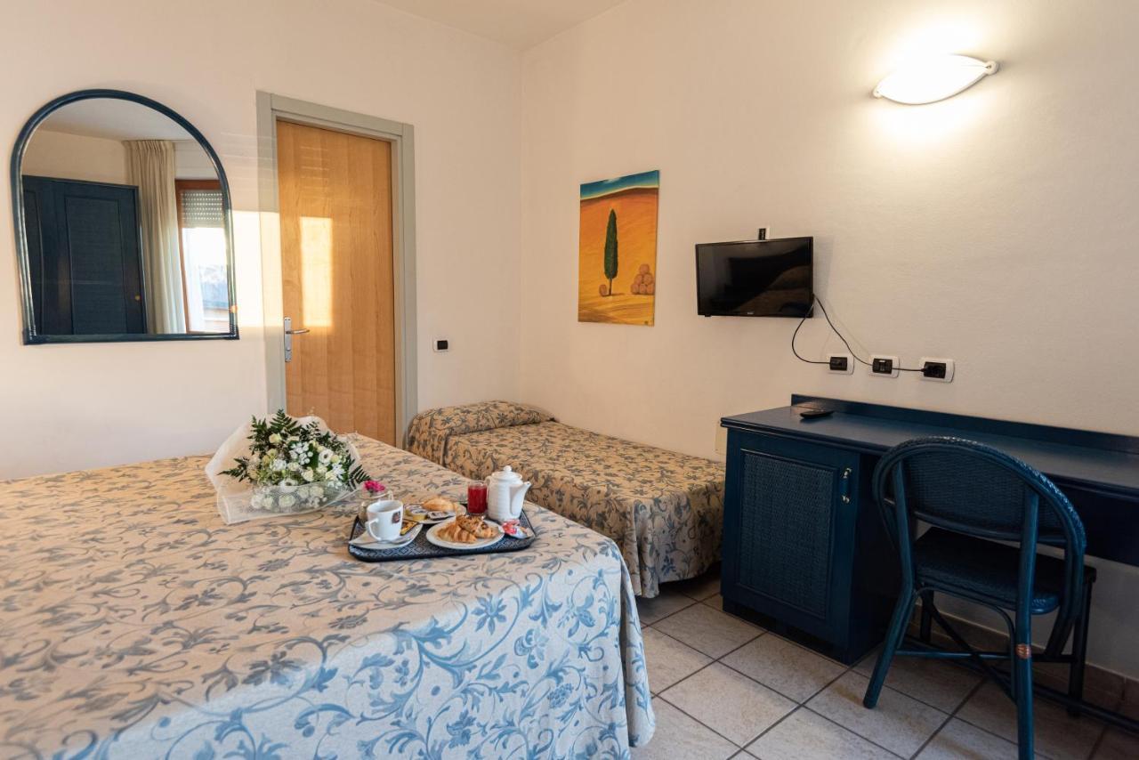 Hotel Il Delfino San Vincenzo Exterior foto
