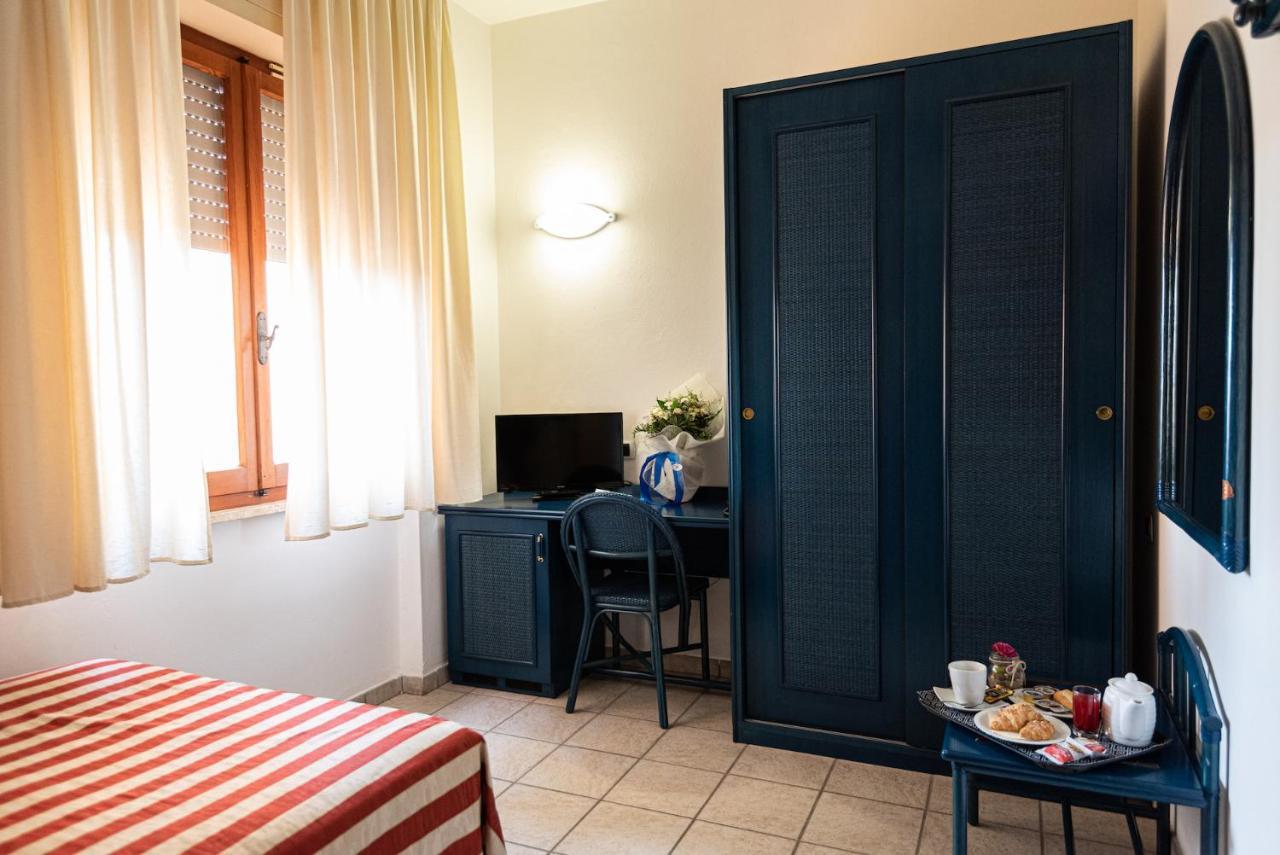 Hotel Il Delfino San Vincenzo Exterior foto