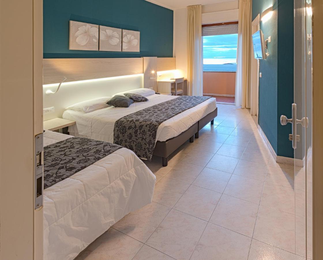 Hotel Il Delfino San Vincenzo Exterior foto