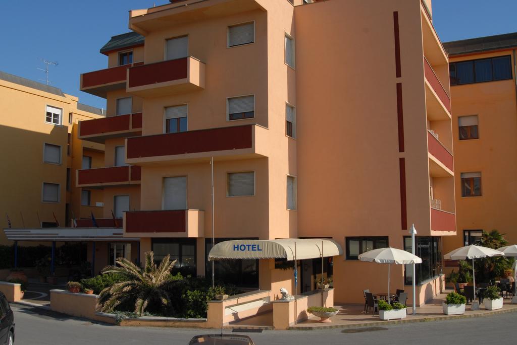 Hotel Il Delfino San Vincenzo Exterior foto